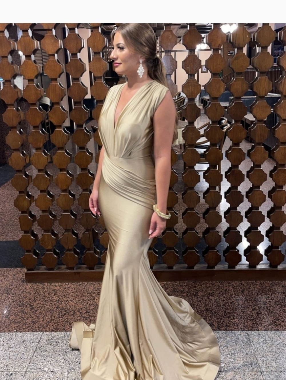 Jessica Angel Champagne Gold V-Neck Draped Mermaid Evening Dress Size Small
